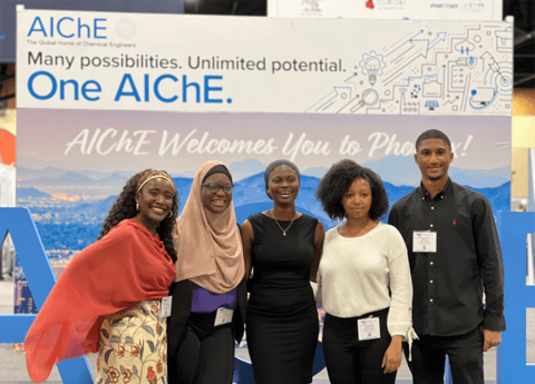 CEA Dow-SURE scholars at the 2022 AIChE student conference in November